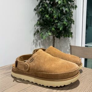 UGG women’s Goldenstar Clogs size 9